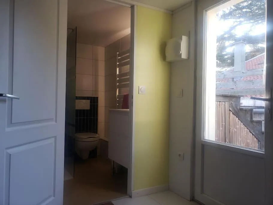 Studio Buena Vista Avec Terrasse Sur Jardin Bron